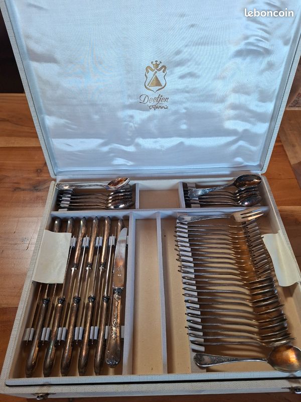 Ménagère En Métal Argenté HARITS – Joaillier-Orfèvre à Bayonne – Service Complet