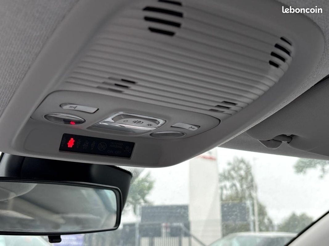 Citroen C3 Aircross PureTech 130ch S&S Shine Pack EAT6 (image 25)
