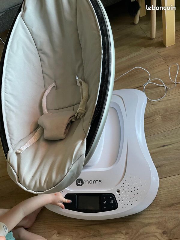 Balancelle électrique bébé 4 MOMS (image 1)