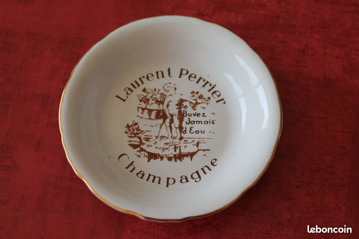 Soucoupe/ramasse pièces/cendrier PERRIER (image 1)