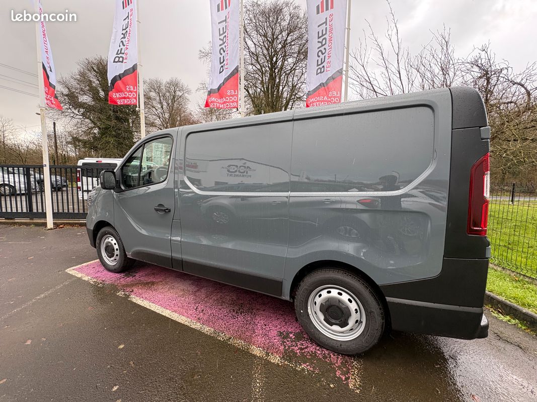 Renault TRAFIC Van L1H1 ADVANCE 3T blue dci 150ch AUTO 9 - KIT BOIS COMPLET COMPRIS - PRET A PARTIR (image 5)