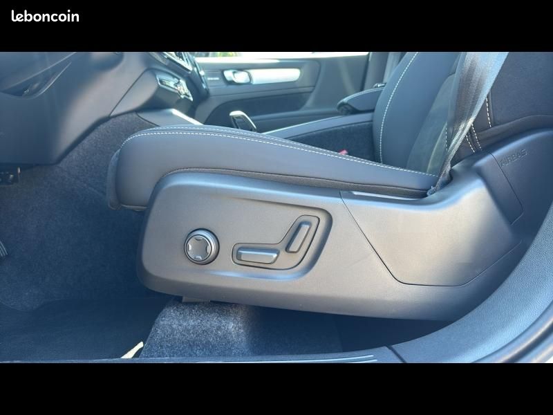 Volvo XC40 B3 163ch Black Edition DCT 7 (image 22)