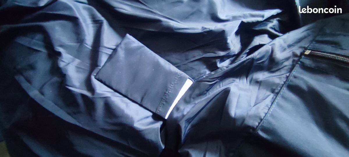 B11m: Doudoune épaisse "Avenue Georges IV Paris". Neuf. Bleu Navy. Taille M (image 15)
