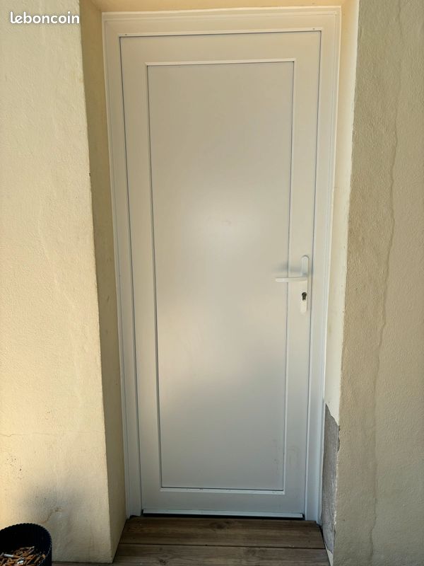 Porte PVC blanc (image 2)