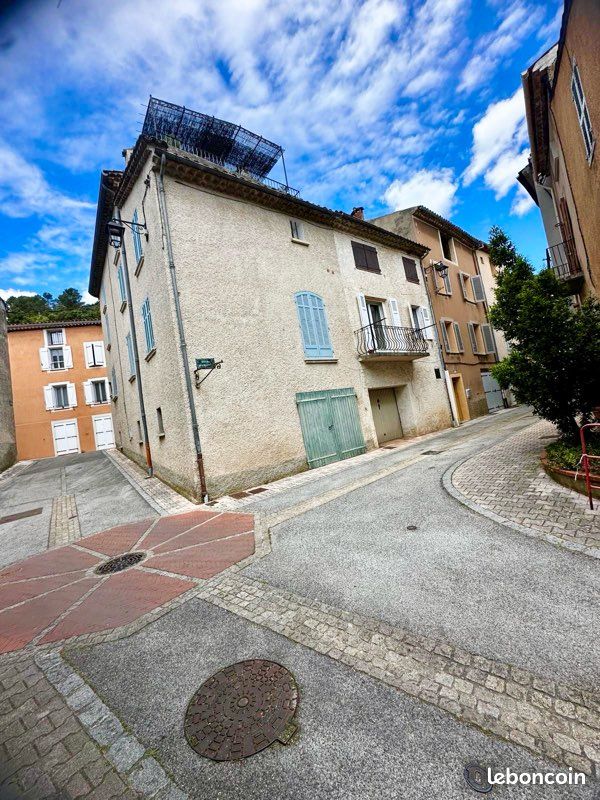 Maison 5 pièces 170 m² · à Vins-sur-Caramy · 170 m² · 235 000 €