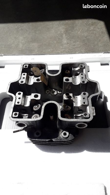 Culasse Avant HONDA VF1000F SC15 (image 1)