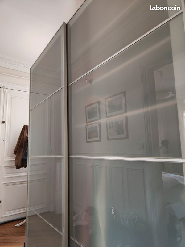 BESTÅ étagère avec portes vitrées, blanc Glassvik/blanc/vert clair verre dépoli, 120x42x64 cm