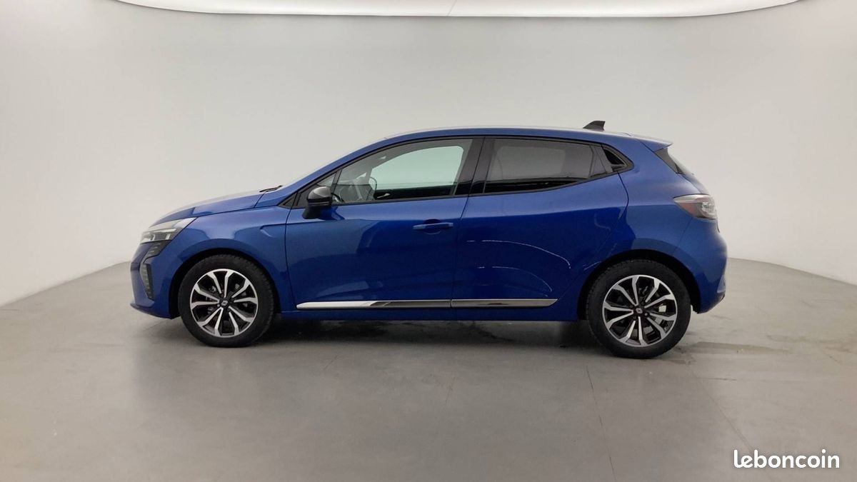 Renault clio tce 90 ch gsr2 techno (image 8)