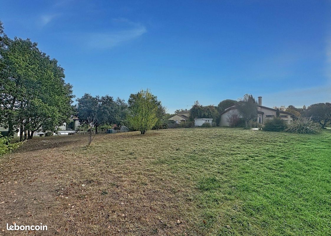 Terrain 1217 m² · à Cépet · 1 217 m² · 150 000 €