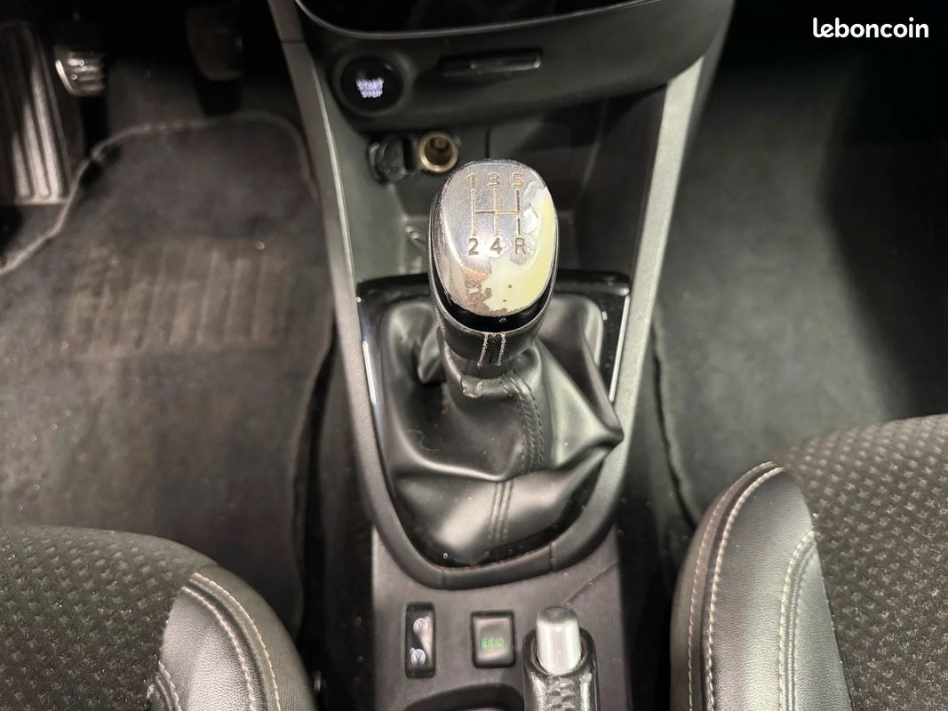 RENAULT CLIO IV dCi 90 Intens | TOIT PANORAMIQUE | CAMERA DE RECUL 10180 (image 18)