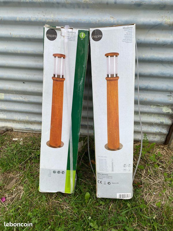 Lot 2 bornes plots lampes extérieur jardin bois teck inspire potelet neufs (image 1)