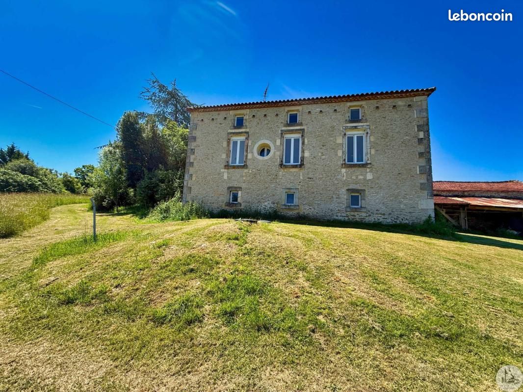 Maison 6 pièces 230 m² · à Montayral · 230 m² · 292 000 €