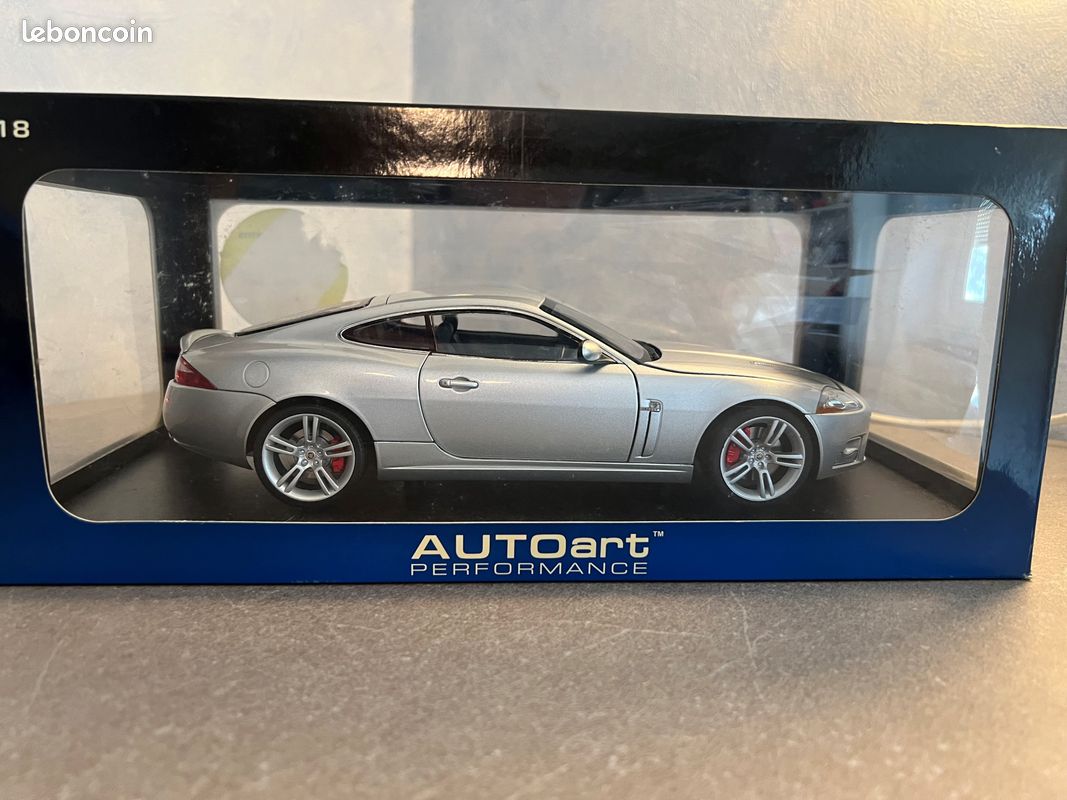 Autoart 1/18 Jaguar XK 2006 Coupé Neuve dans sa Boîte Réf