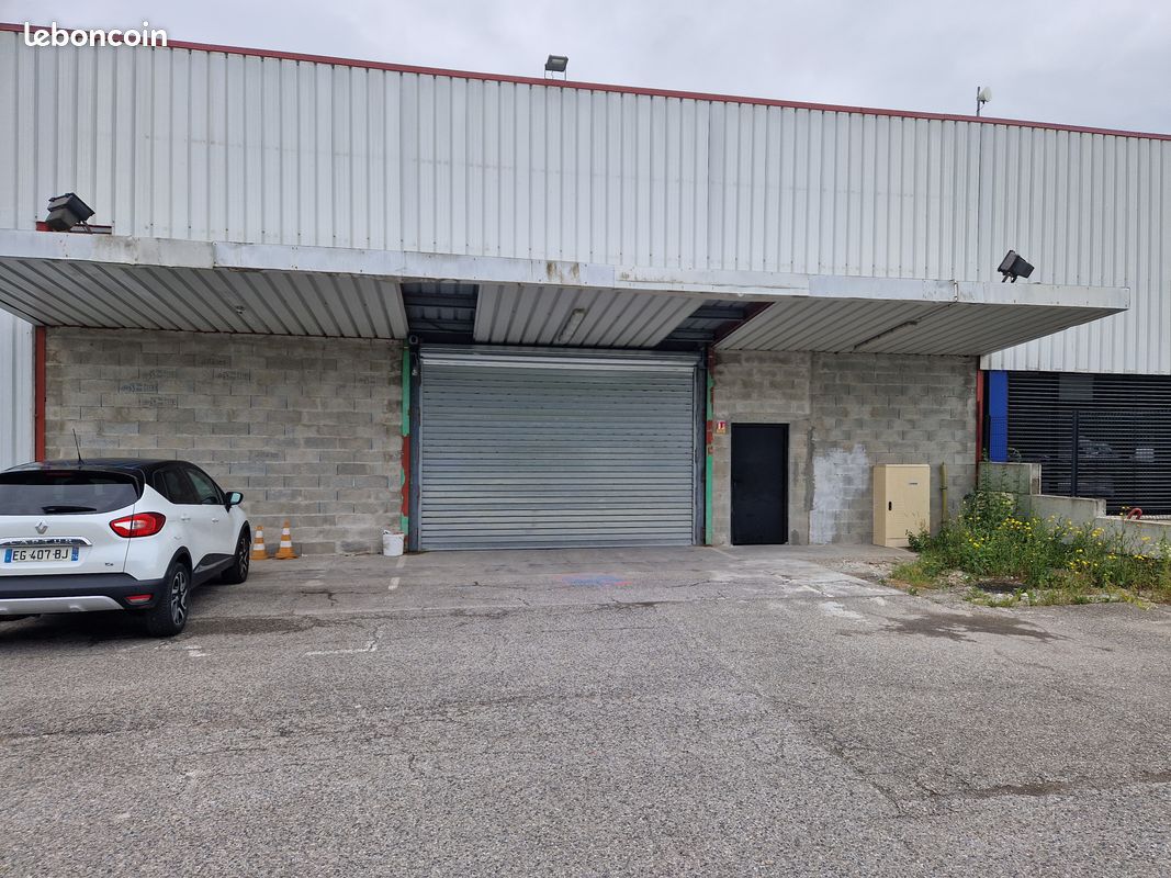 Local commercial 1 pièce 465 m² · à Sillingy · 465 m² · 4 000 €