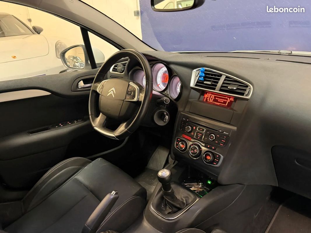 CITROEN C4 1.6 VTi 120ch Confort - Origine France - 2eme main - Moteur à chaine - Ethanol - Clim Auto - Bluetooth - Radar de recul (image 10)