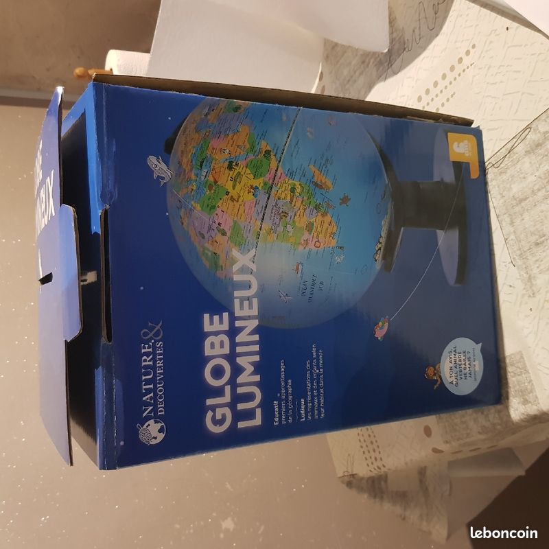 Globe lumineux neuf (image 1)