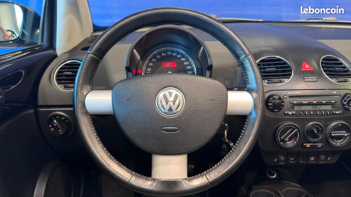 Volkswagen New Beetle Cabriolet 1.6 102ch - Distribution neuve - Rien à prévoir - Sièges chauffants - Climatisation - Radar de recul (image 9)