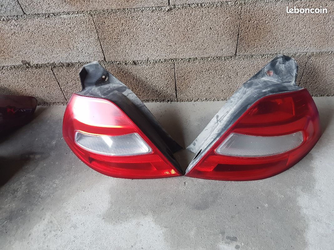 Feu megane 2 phase 2 (image 1)