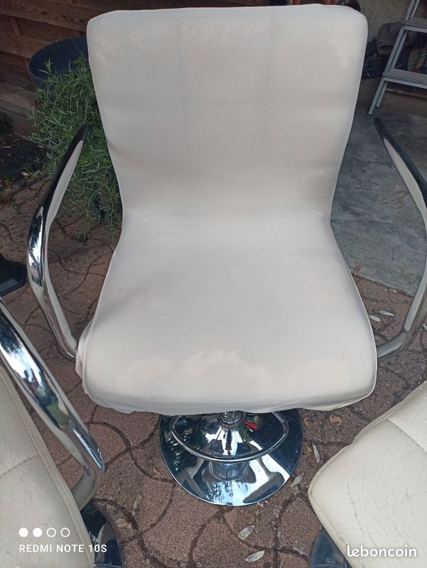 3 chaises hautes pivotantes (image 2)