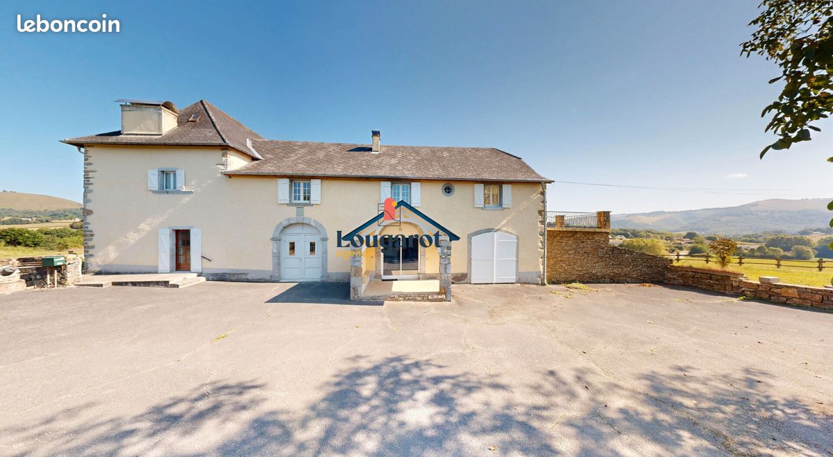 Maison 12 pièces 287 m² · à Mauléon-Licharre · 287 m² · 260 000 €