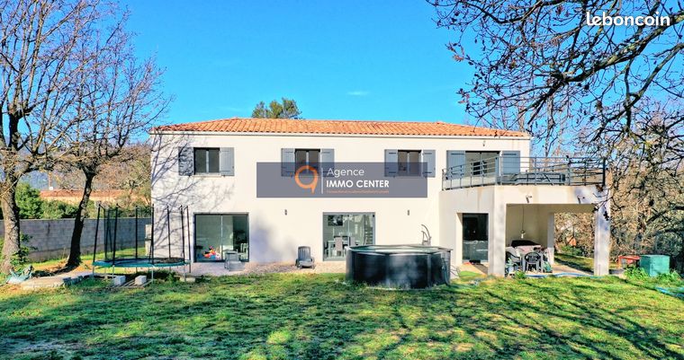 Maison 8 pièces 205 m²
