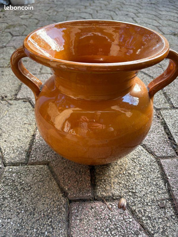 Vase en terre (image 1)