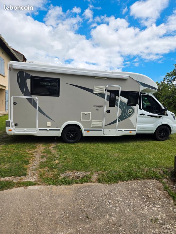 Vends Camping car profilé chausson 788 vip titanium (image 1)