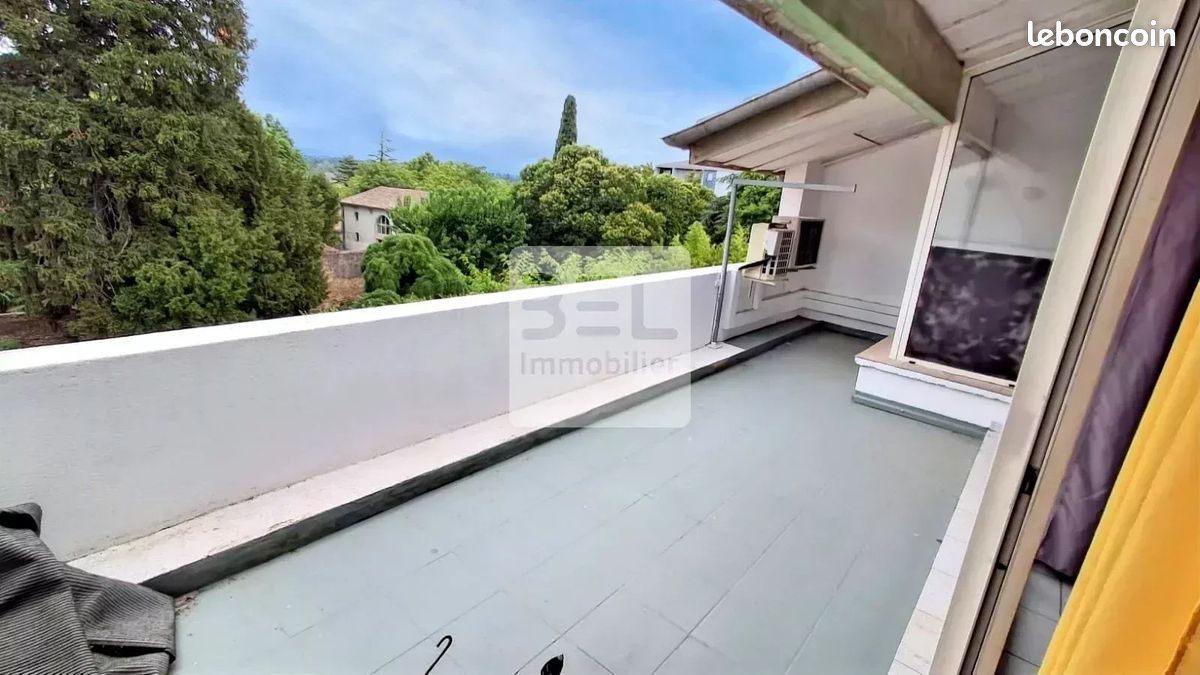 Appartement 3 pièces 68 m² · à Pont-Saint-Esprit · 68 m² · 750 €