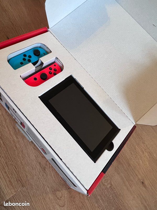 Nintendo Switch (image 2)
