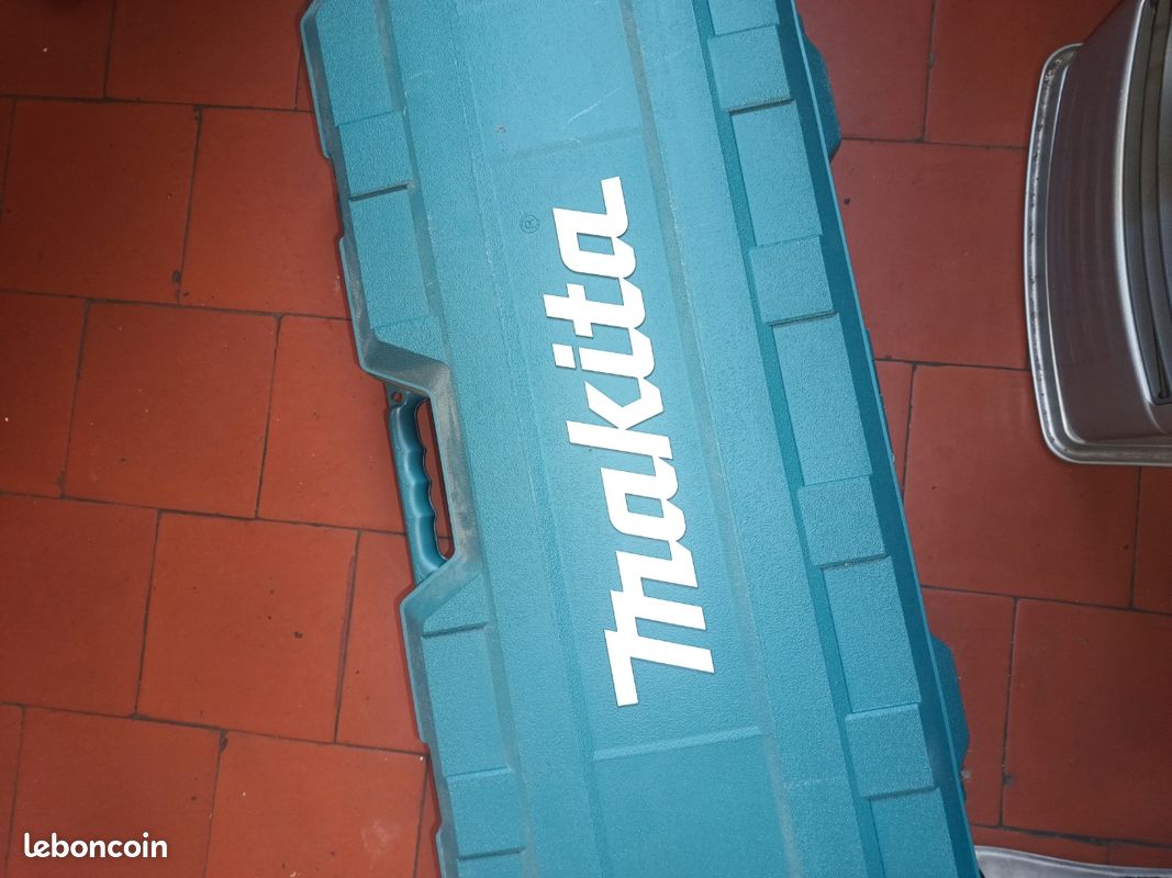 Lot de deux Disqueuse Makita avec leur boîte d origine neuve jamais utilisé (image 2)