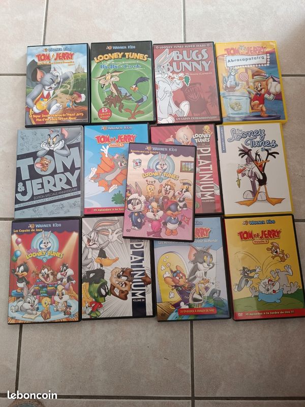 Lot de treize DVD looney ttons (image 1)