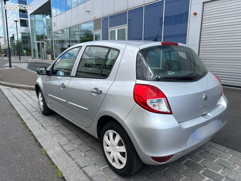 Renault Clio III expression clim 2 eme main (image 3)