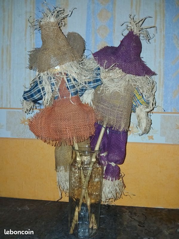 2 figurines enjouées (image 2)