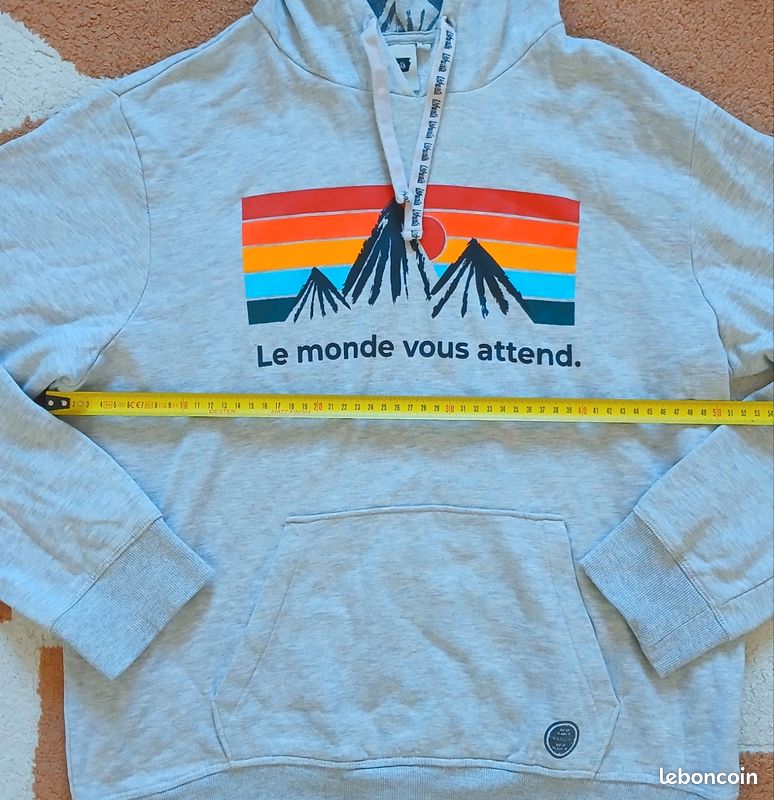 Sweat à capuche Ushuaïa "Le monde vous attend" | Taille L (image 3)