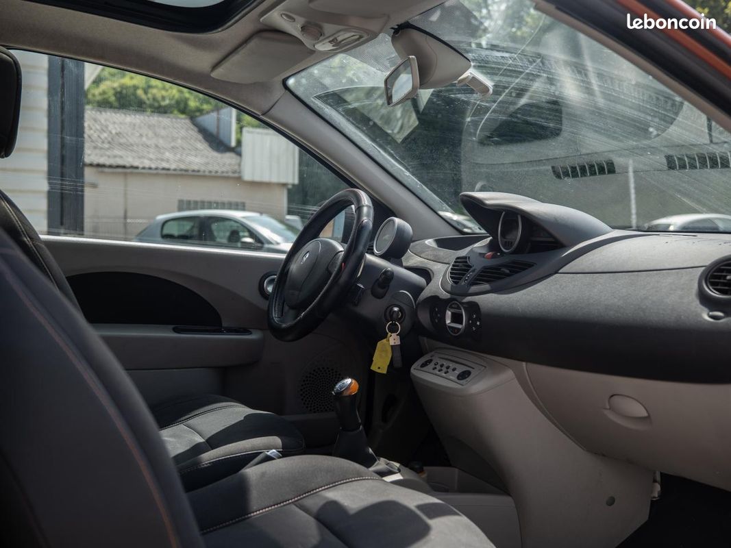 RENAULT TWINGO GT 1.2i 100Ch - DISTRIBUTION FAITE (image 12)