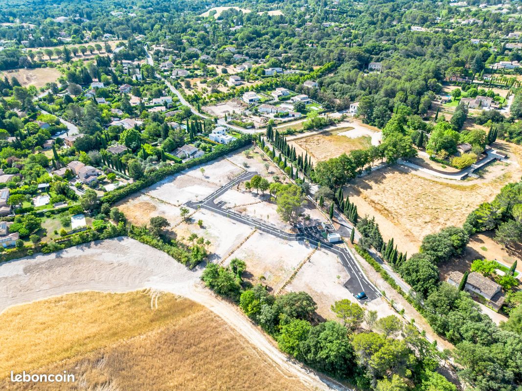 Terrain 1250 m² · à Aix-en-Provence · 1 250 m² · 726 000 €