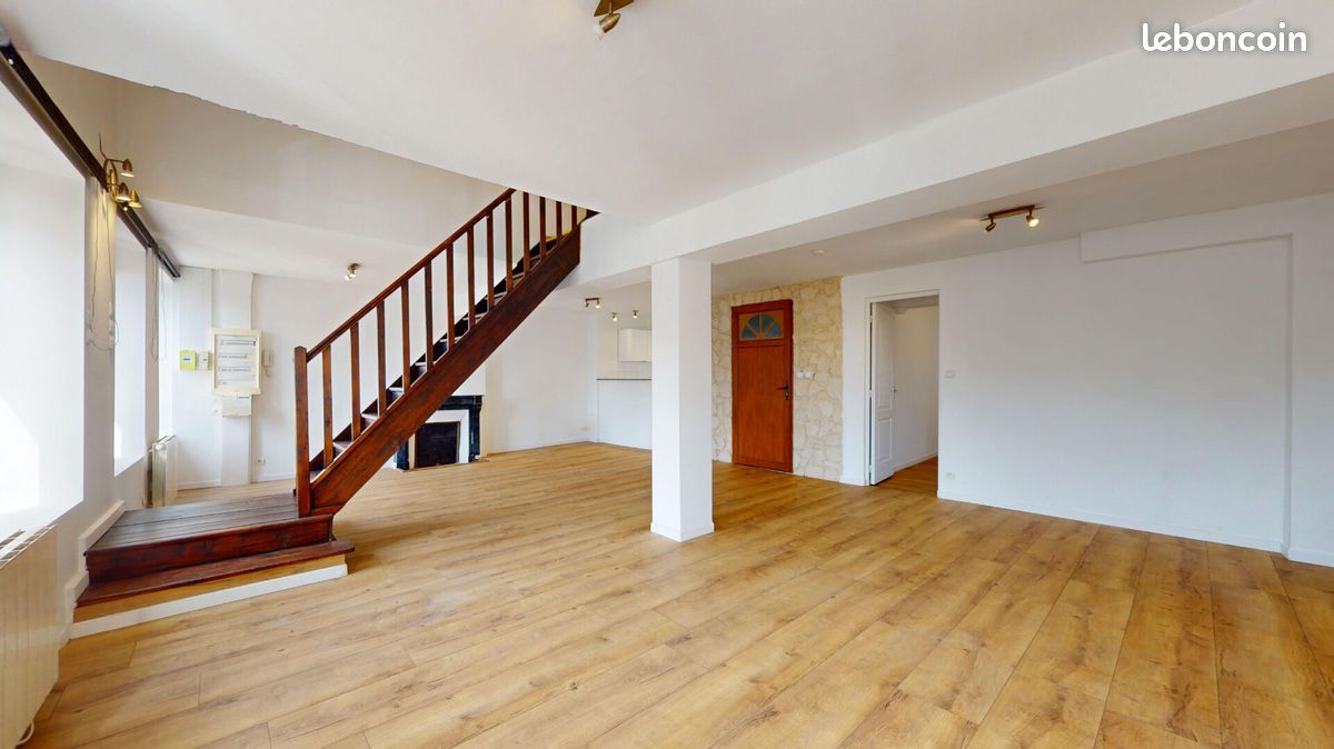 Appartement 5 pièces 124 m² · à Moulins · 124 m² · 785 €/mois