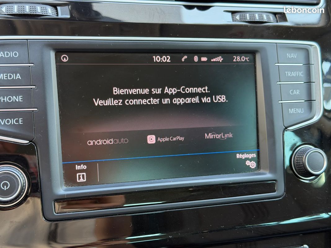 VOLKSWAGEN Golf 1.2 110ch Allstar - CarPlay - Suivi complet - Faible kilométrage (image 24)