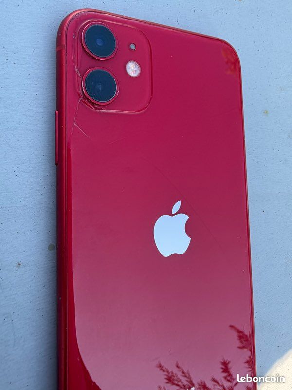 IPhone 11 rouge (image 4)