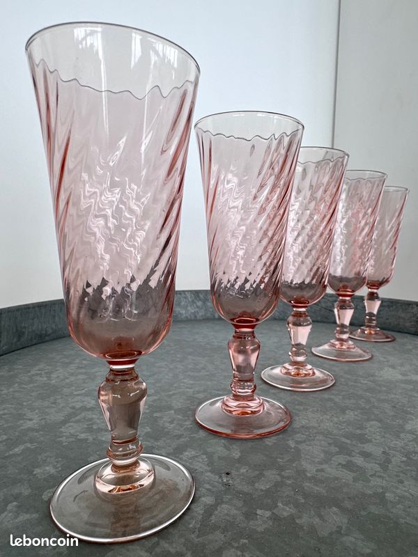 Ensemble de 10 verres dépareillés à champagne - 5 coupes et 5 Flutes à champagne en verre rosaline (image 3)