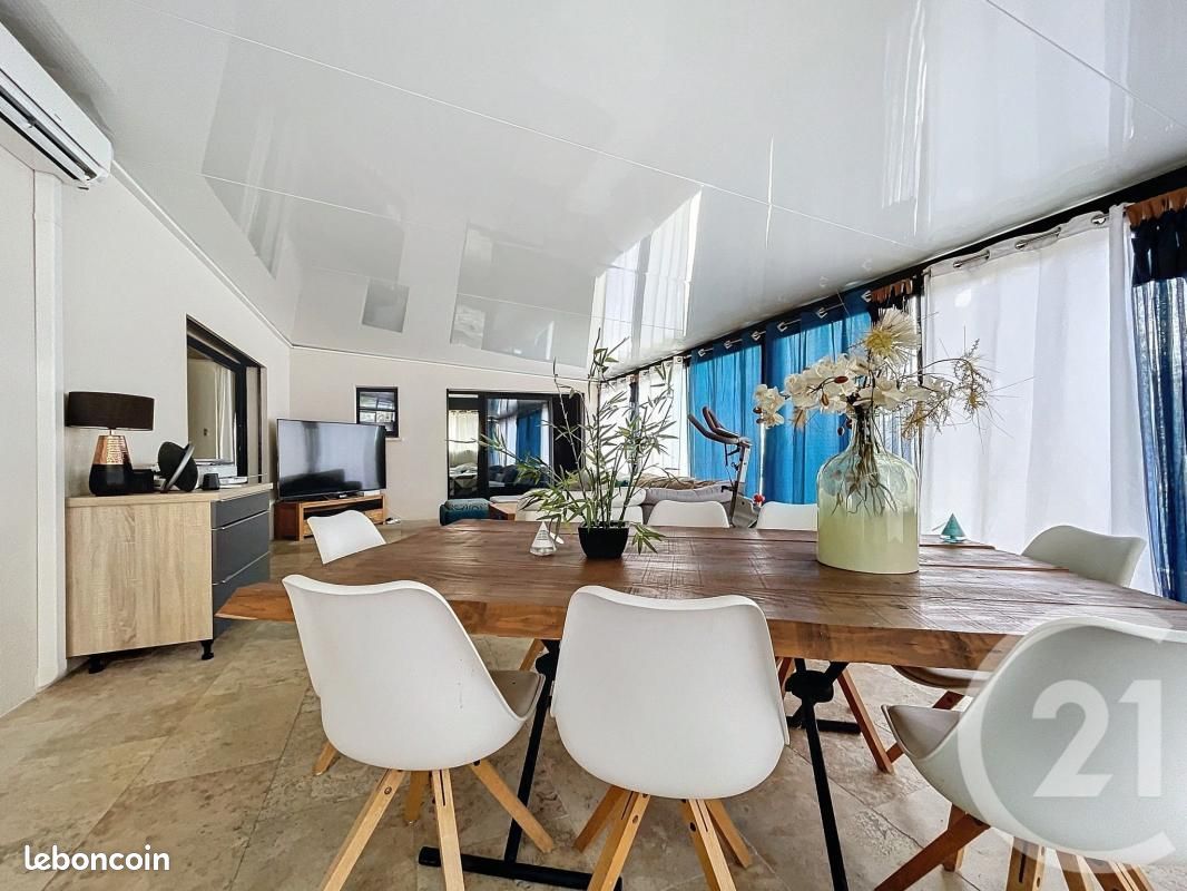 Maison 7 pièces 204 m² · à Bagnols-sur-Cèze · 204 m² · 390 000 €