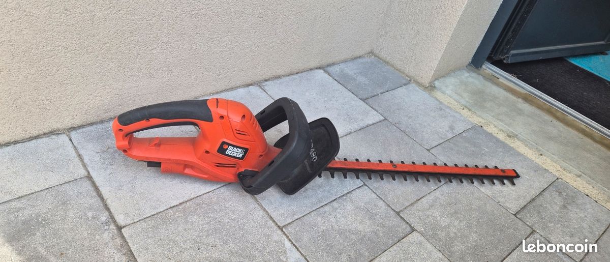 Taille haies électrique Black et decker (image 1)