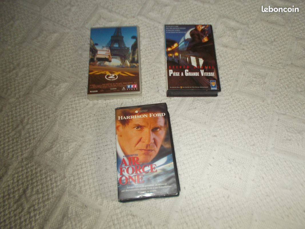 3 cassettes (image 1)