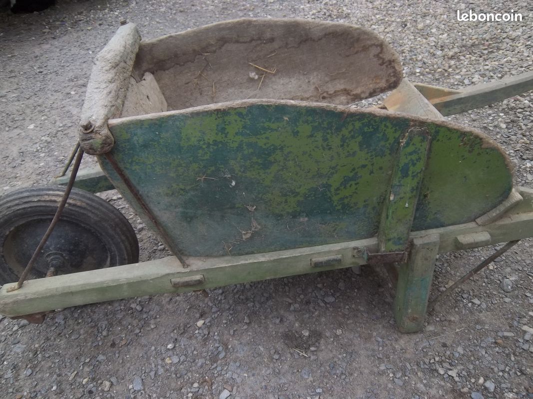 Brouette ancienne en bois (image 3)