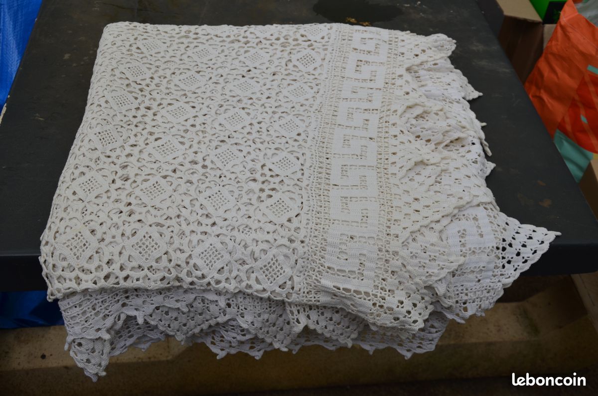 Dessus de lit ancien au crochet (image 2)