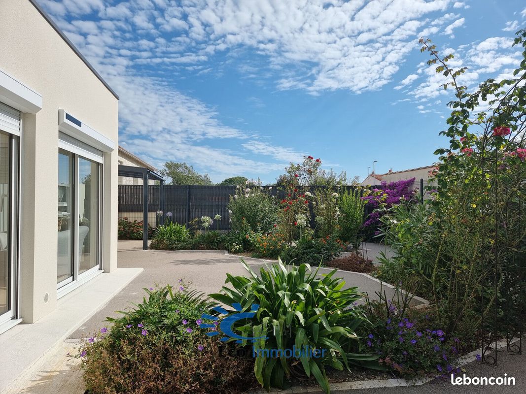 Maison 7 pièces 189 m² - La Rochelle 17000 (image principale 0)