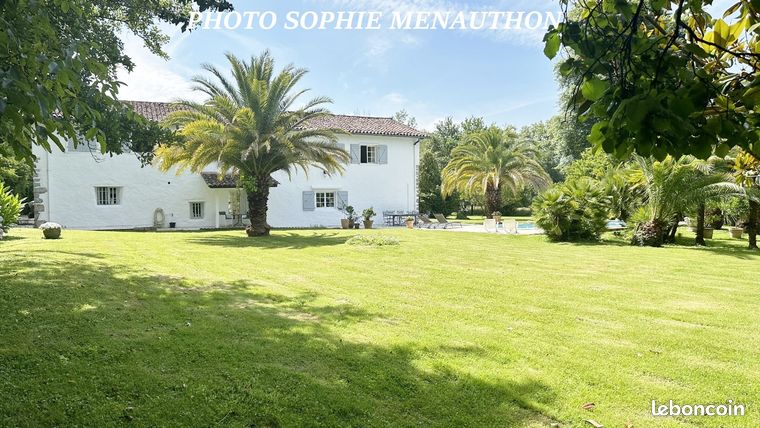Maison 10 pièces 400 m²