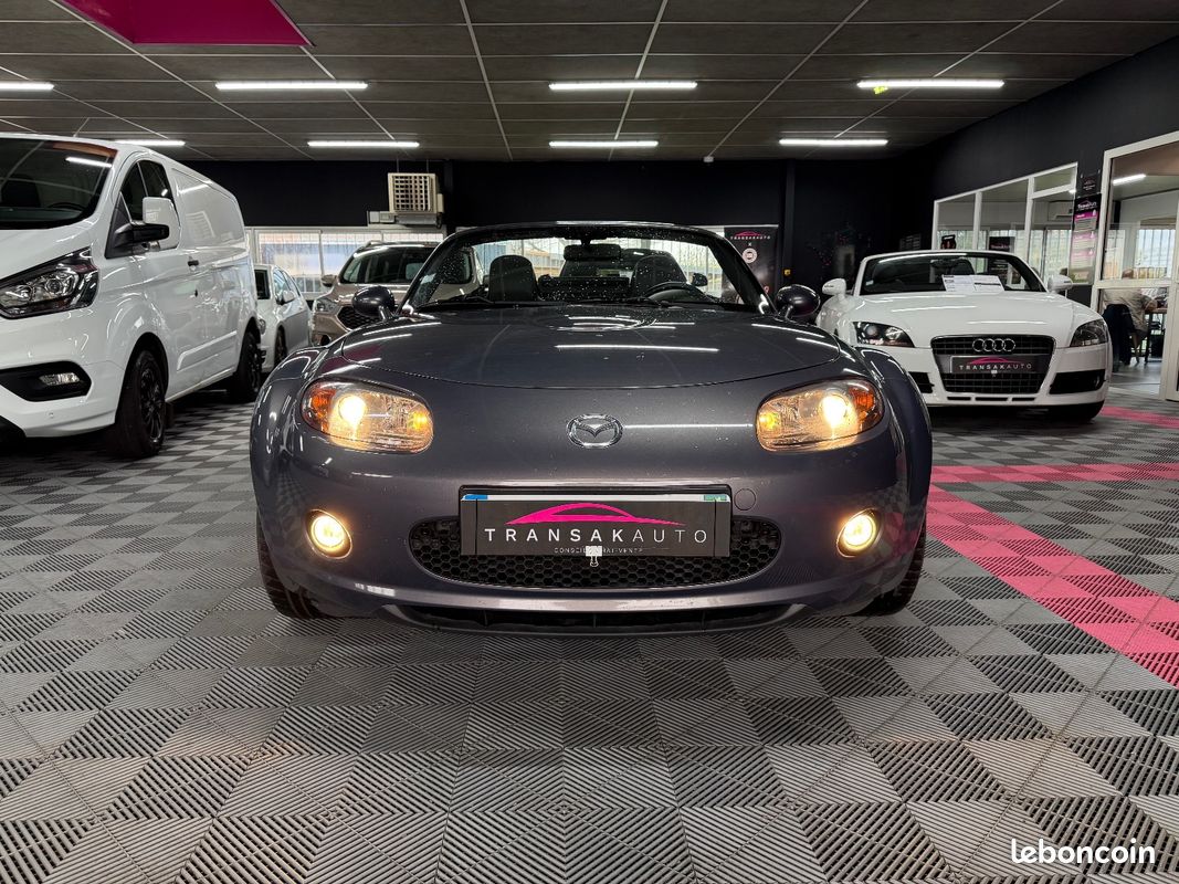 MAZDA MX-5 MX5 1.8L Elegance Cuir TOIT RIGIDE RETRACTABLE (image 16)