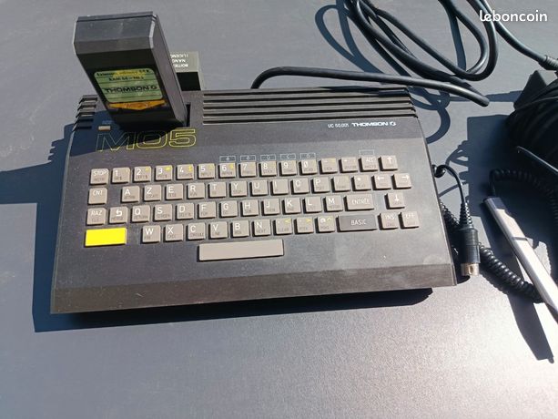 Troc Echange Ordinateur mo5 complet avec jeux sous boite sur France