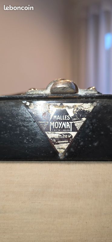 Malle Moynat wardrobe (image 6)